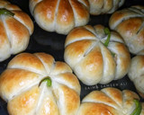 A picture of step 8 of Pumpkin style stuffed buns.