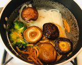 A picture of step 4 of Spicy Curry Udon.