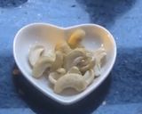 A picture of step 2 of Kaju ka halwa.