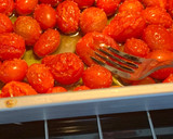 Foto del paso 2 de la receta: Moñitos con jitomates cherry
