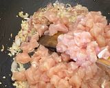 Foto langkah ke 2 dari resep Nasi Tim Ayam Jamur.