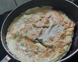 चिझी आमलेट सँडविच (cheesy omelette sandwich recipe in marathi) रेसिपी स्टेप 2 फोटो 