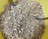 A picture of step 2 of Oaty Fruit Crumble.