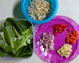 Foto langkah ke 2 dari resep Tumis Pokcoy dan Tauge.