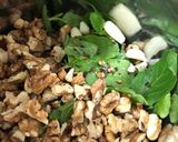 A picture of step 1 of Pesto sauce.