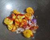 A picture of step 2 of Egg Prawn Roll in kolkata style.
