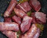 Foto del passaggio 2 della ricetta Sugo di carne alla napoletana