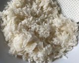Hình bước làm 5 của món Cá hồi chiên cuộn rong biển