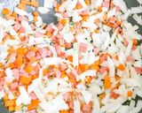 Hình bước làm 2 của món Cơm Rang Keto