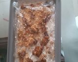 A picture of step 8 of Apple pie ice cream with caramel sauce.