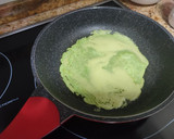 Foto del paso 2 de la receta: Crepes de espinacas con salmón y queso
