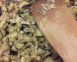 Foto del paso 1 de la receta: Empanada de berenjena y setas