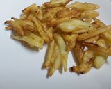 आलू की फिंगर चिप्स (aloo ki finger chips recipe in Hindi) रेसिपी चरण 3 फोटो