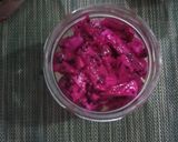Foto langkah ke 1 dari resep Pinky Overnight Oats (Dragon Fruit & Banana).