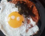 Foto langkah ke 7 dari resep Kimchi Bokkeumbab (김치볶음밥) Nasi Goreng Kimchi Korea.