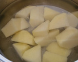 Foto del paso 14 de la receta: Solomillo en salsa con champiñones, puré de patata y compota de pera