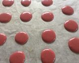 Foto langkah ke 13 dari resep Macaron - Red Velvet ft Tiramisu.