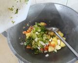 Foto langkah ke 4 dari resep Sup Daging Kentang.