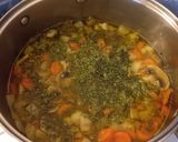 Tárkonyos-tejfölös zöldségleves recept fázis 2 fotója