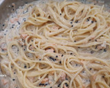 Foto del paso 3 de la receta: Espaguetis con salmón y caviar de algas