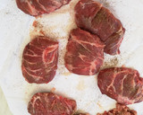 Foto del paso 1 de la receta: Carrilleras de ternera o cerdo 🐄