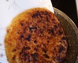 Foto del paso 4 de la receta: Tacu Tacu de Frejol Canario con Trucha frita y Ensalada