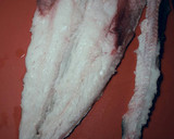 Foto del paso 3 de la receta: Merluza del pincho al horno, con patatas y ajos