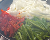 Foto del paso 2 de la receta: Huevos escalfados con verduras