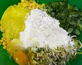 Foto langkah ke 2 dari resep Bakwan jagung daun kelor.