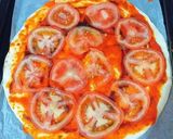 Foto del paso 1 de la receta: Pizza rápida de conservas con cebollino, provenzales y nata