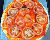Foto del paso 1 de la receta: Pizza rápida de conservas con cebollino, provenzales y nata