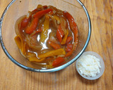 Foto del paso 2 de la receta: Omelette de peperonata con queso