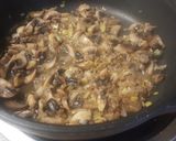 Foto del paso 5 de la receta Salsa de champiñones con mejillones en escabeche