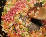Foto del paso 1 de la receta: Arroz integral con taquitos de jamón serrano y champiñones