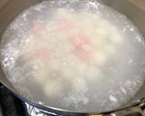 老人家版客家鹹湯圓（因為有印傭無法吃豬肉，便把豬肉改為雞腿肉）的食譜步驟3照片