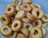 Foto langkah ke 7 dari resep Donat salju simpel.