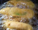 A picture of step 6 of German mirch ke pakorey.