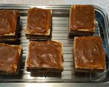 Une image de l'étape 2 de Gaufrettes caramel beurre salé et glaçage rocher.