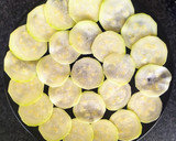 Foto del paso 1 de la receta: Carpaccio de calabacín