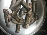 निवटी चे कालवण (फिश)