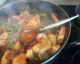 Foto del paso 5 de la receta: Pollo con miel y vino