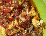 Foto langkah ke 9 dari resep Sambal telur dadar ikan teri.