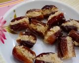 A picture of step 3 of Chocolate stuffed khajoor.