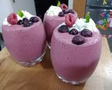 Foto del paso 1 de la receta: Milk Shake de frambuesas y arándanos con kéfir