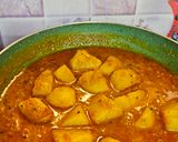 A picture of step 3 of Dahi aloo.
