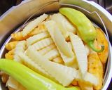 صورة لخطوة 5 من وصفة دجاجة محمرة في الفرن مع الخضار 😋