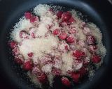 Hình bước làm 1 của món Raspberry jam