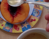 Foto del paso 2 de la receta: Durazno con queso azul al romero 🍑 Postrecito agridulce 🍑