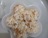 Foto langkah ke 3 dari resep Okaka Onigiri.