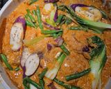 A picture of step 5 of Spicy Kare-Kare.